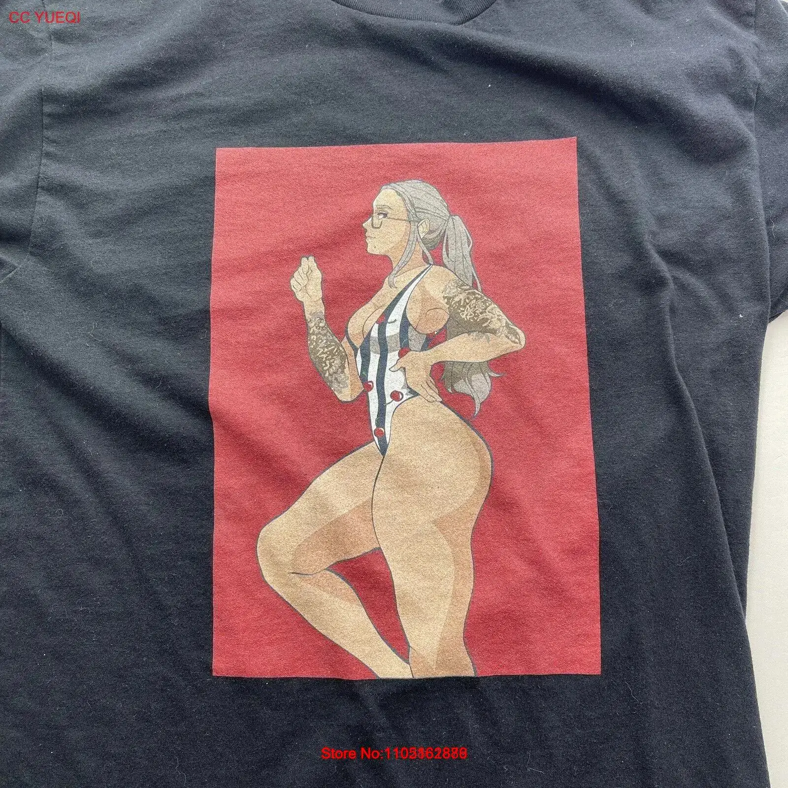 Vintage Fashion Influencer - Instagram IG Influencer In Shape Tatted