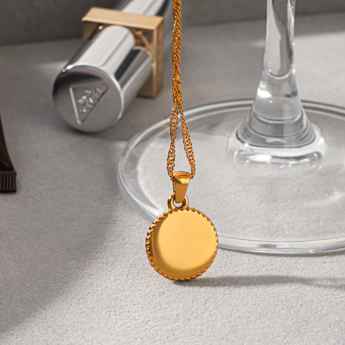French vintage necklace, niche - Vintage Fashion Instagram 리뷰 및 가격