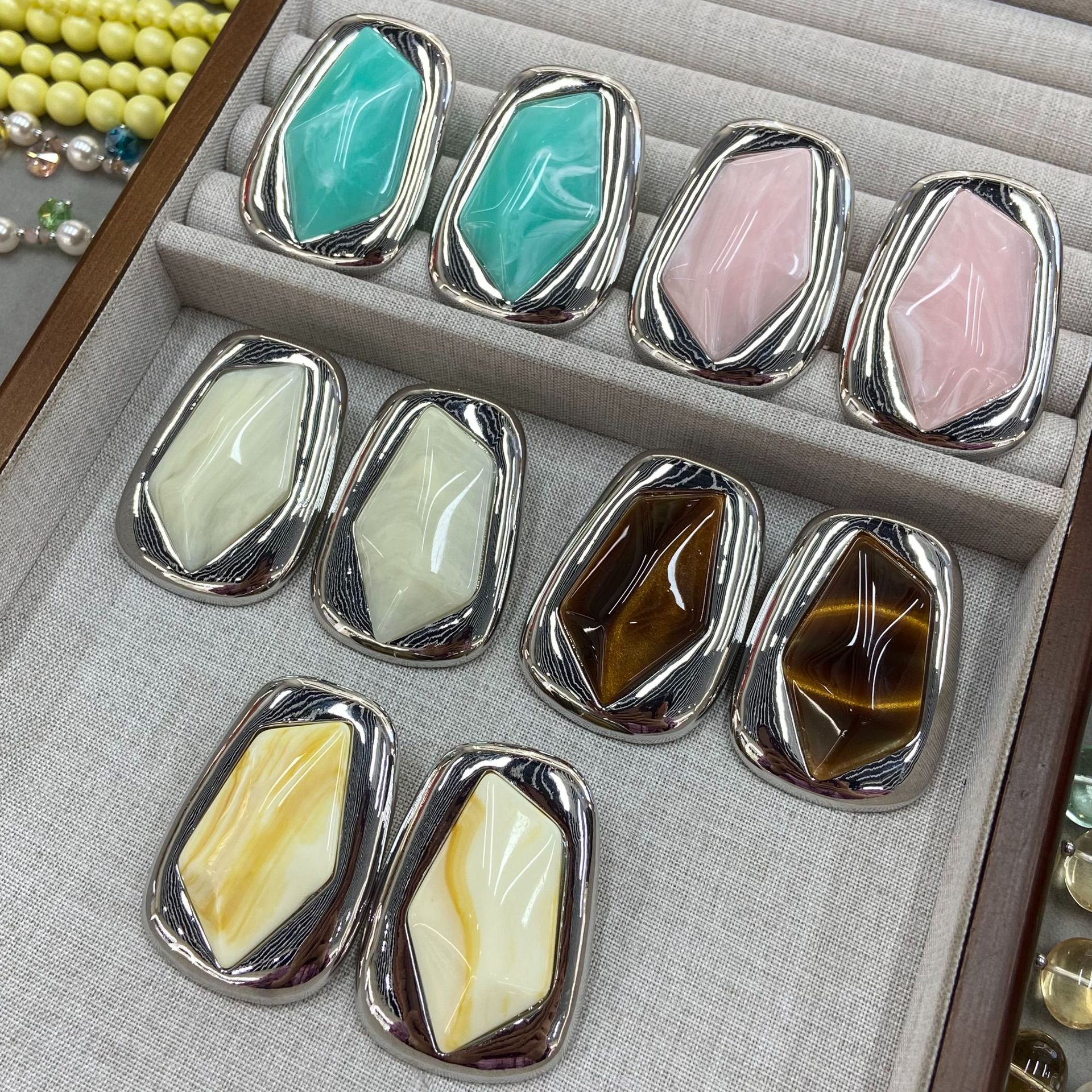 2026 Vintage Fashion Stone Ear - Vintage Fashion Influencer 리뷰 및 가격