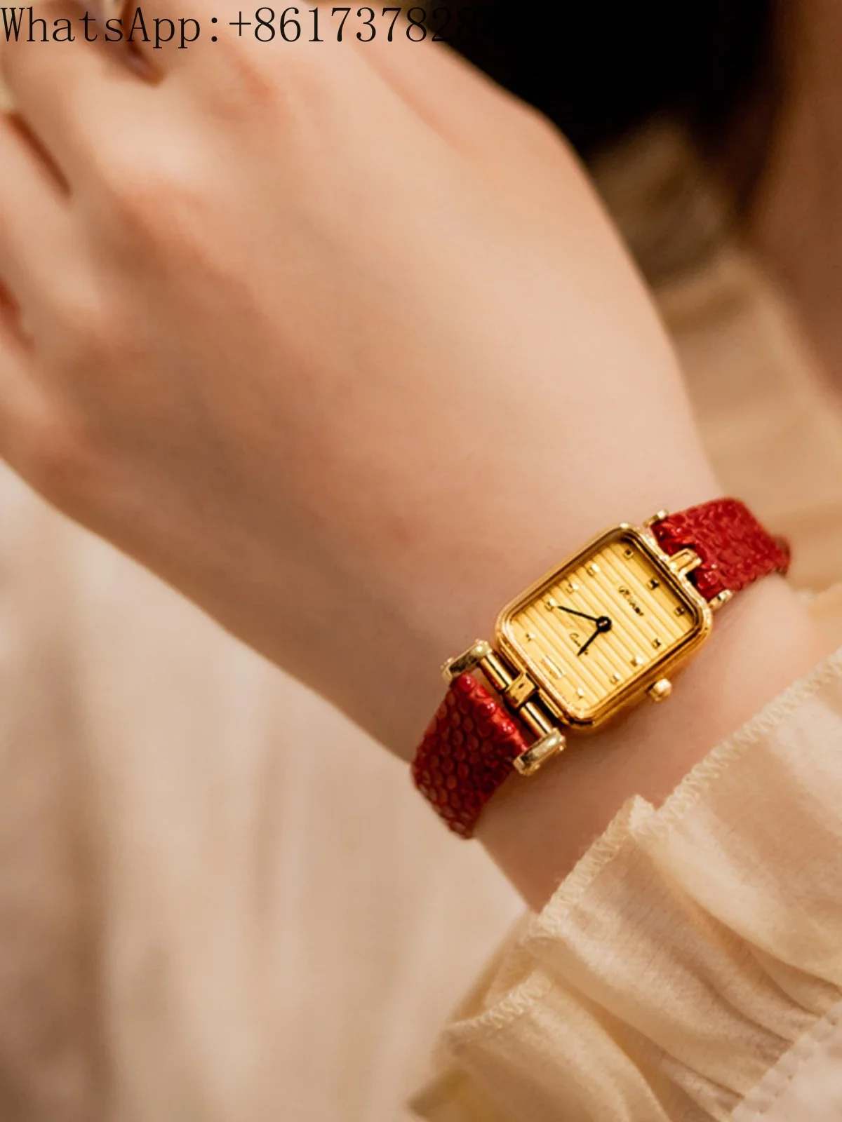 Red vintage style high-end nic - Vintage Fashion Instagram 리뷰 및 가격
