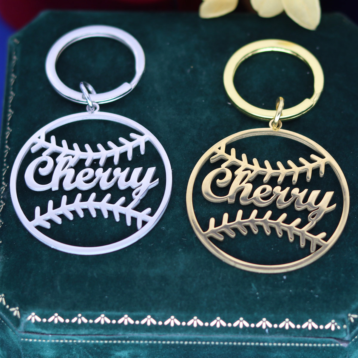 Custom Name Ball Keychain Pers - Vintage Fashion Names 리뷰 및 가격